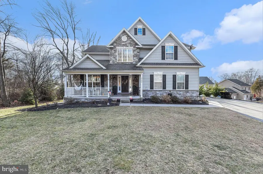 2105 Devon Ln, Pennsburg, PA 18073 - Image #2
