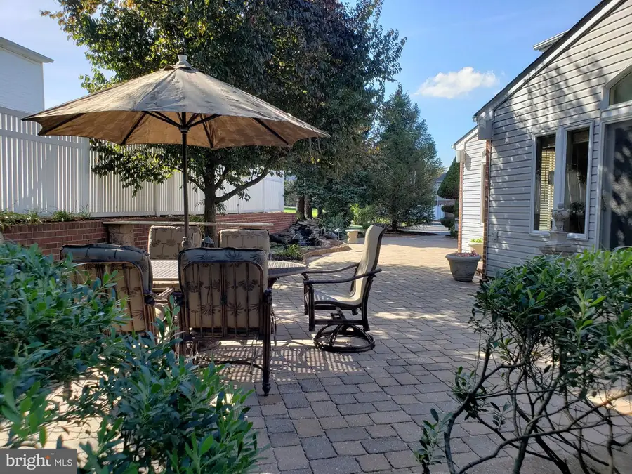 992 Sheffield Ln, Huntingdon Valley, PA 19006 - Image #3