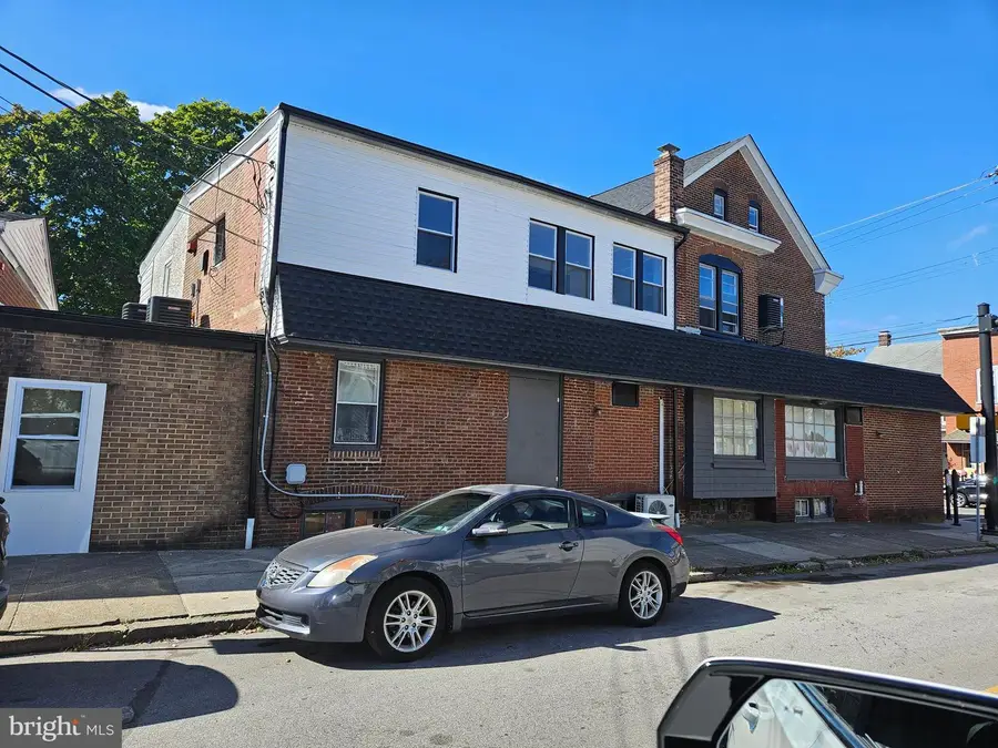404 N Charlotte St, Pottstown, PA 19464 - Image #2