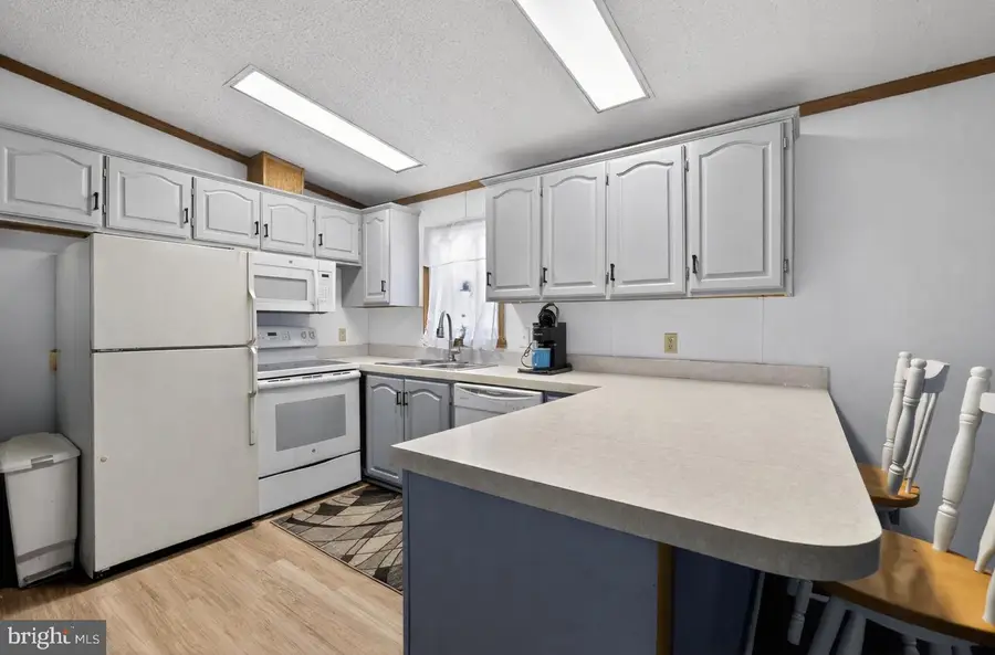 14 Holiday Ave, Hatfield, PA 19440 - Image #2