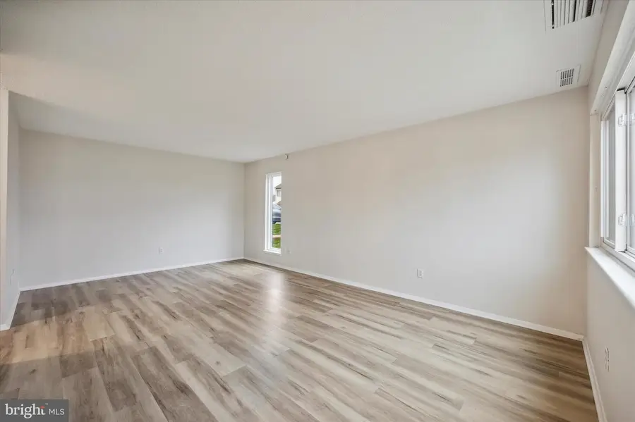 108 Continental Dr #condo 281, Harleysville, PA 19438 - Image #2