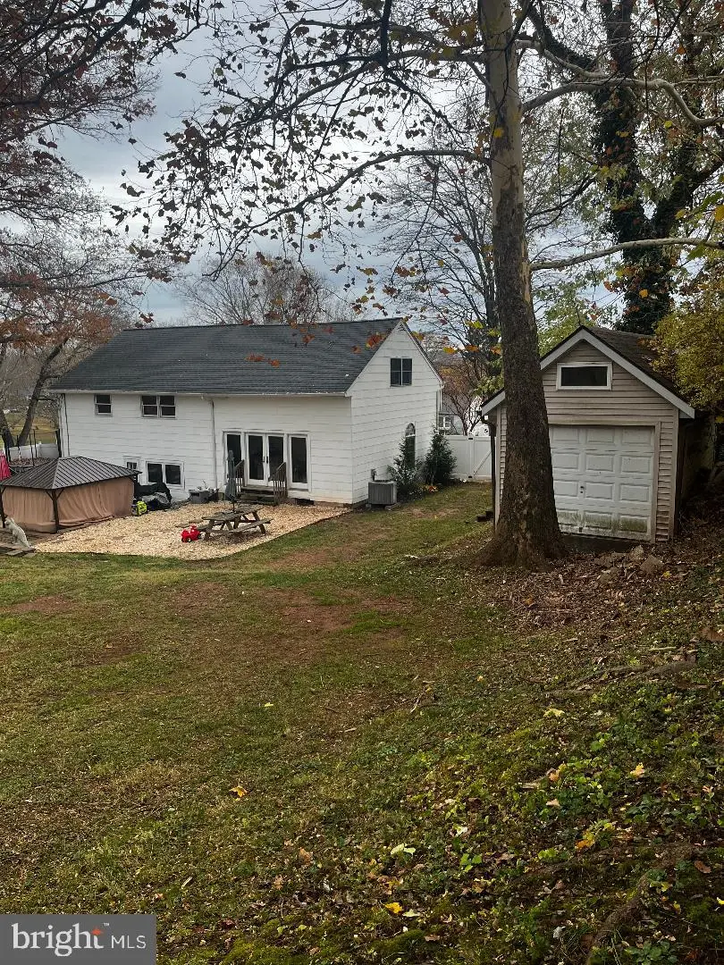 2360 N Parkview Dr, Norristown, PA 19403 - Image #2