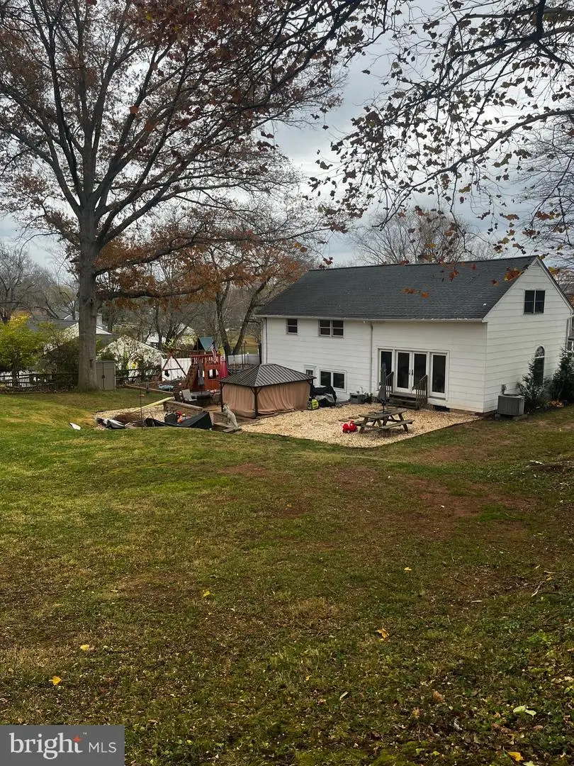 2360 N Parkview Dr, Norristown, PA 19403 - Image #3