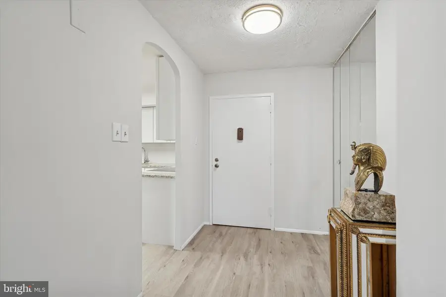 666 W Germantown Pike #2101, Plymouth Meeting, PA 19462 - Image #2