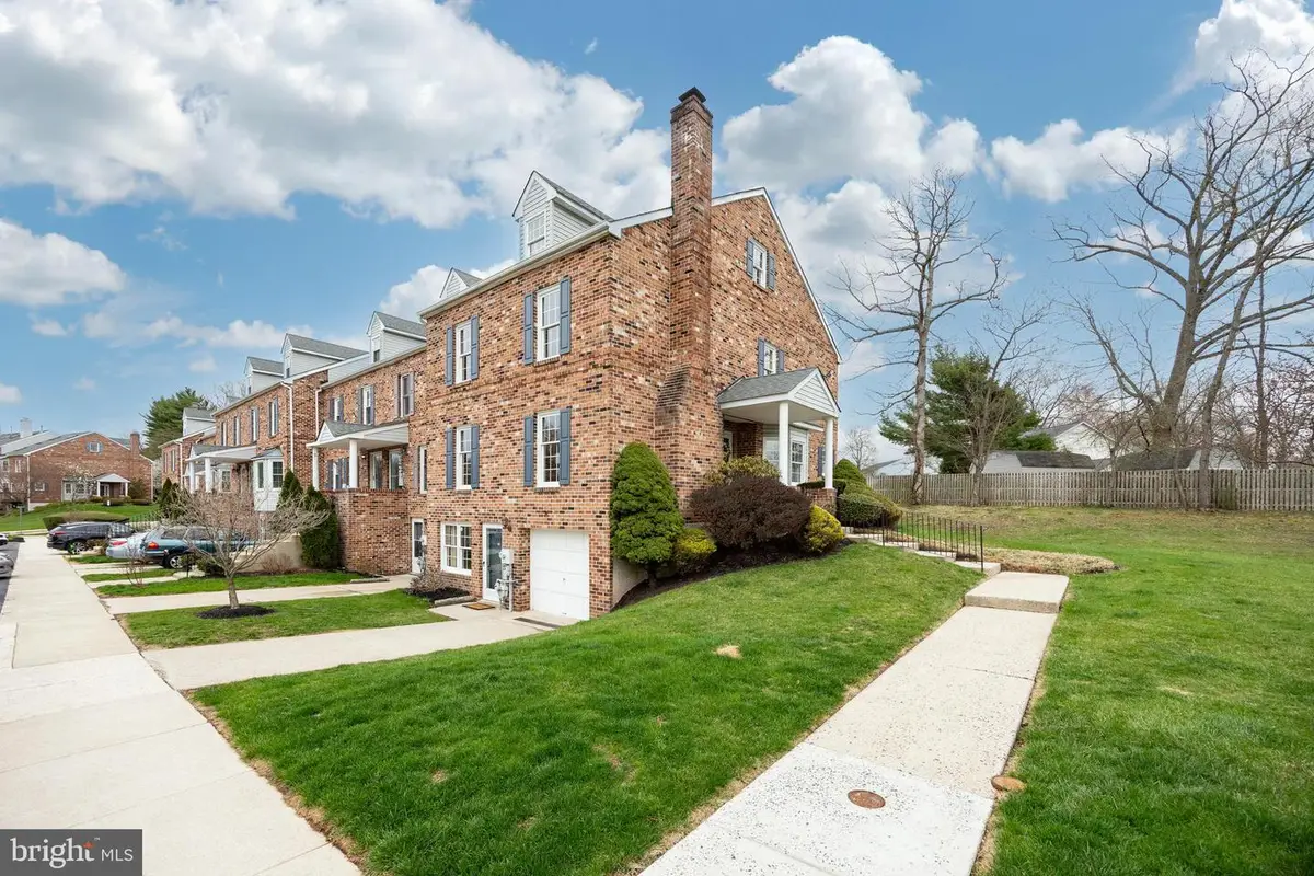 155 Heritage Dr, Collegeville, PA 19426 - #1