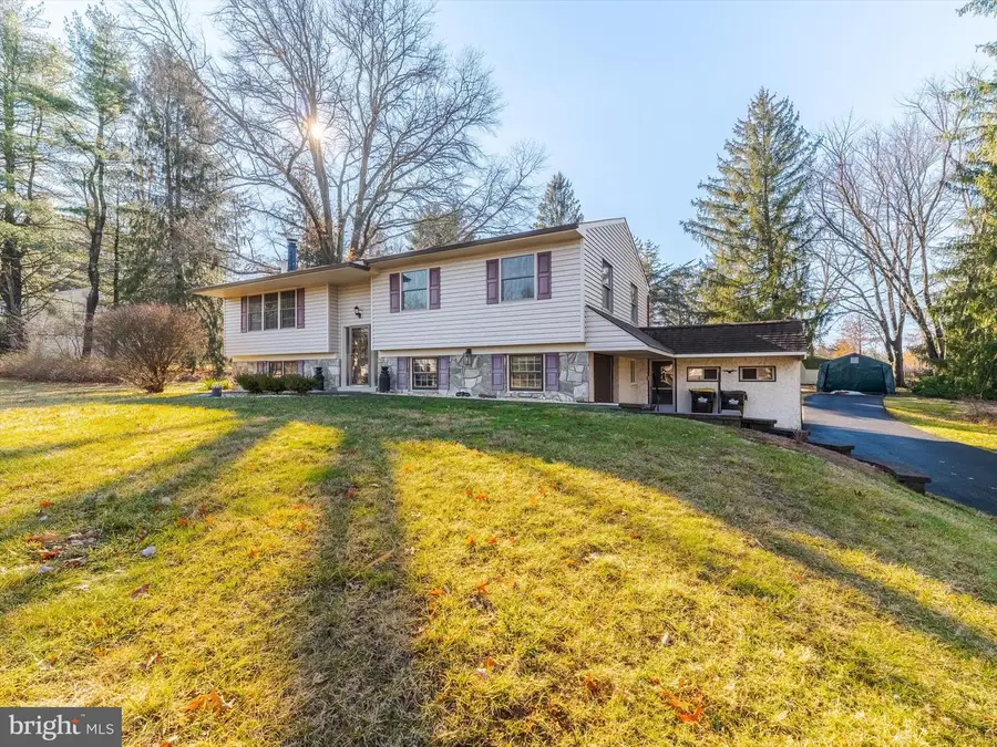 3210 Hogarth Ln, Collegeville, PA 19426 - Image #2
