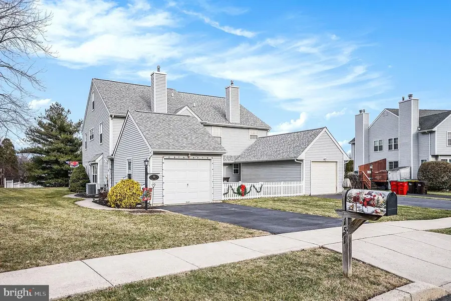 151 Dawn Dr, Lansdale, PA 19446 - Image #2