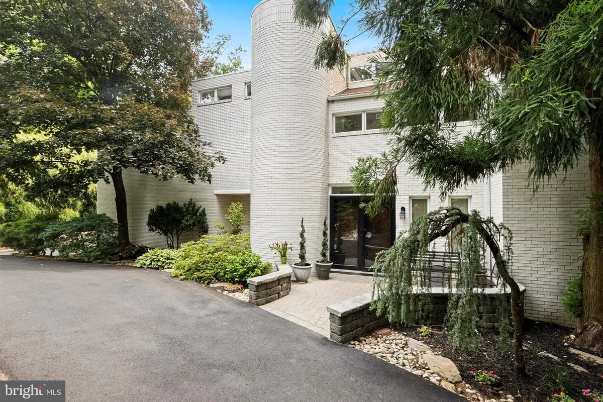 1351 Bobarn Dr, Penn Valley, PA 19072 - Image #1