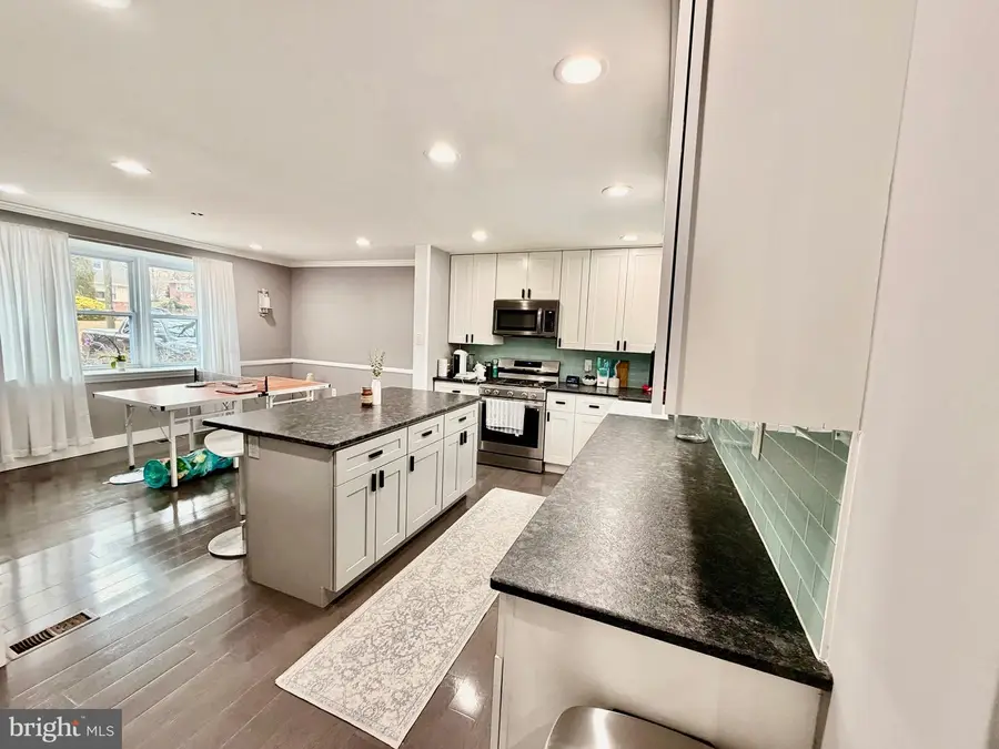 901 Cooke Ln, Norristown, PA 19401 - #3