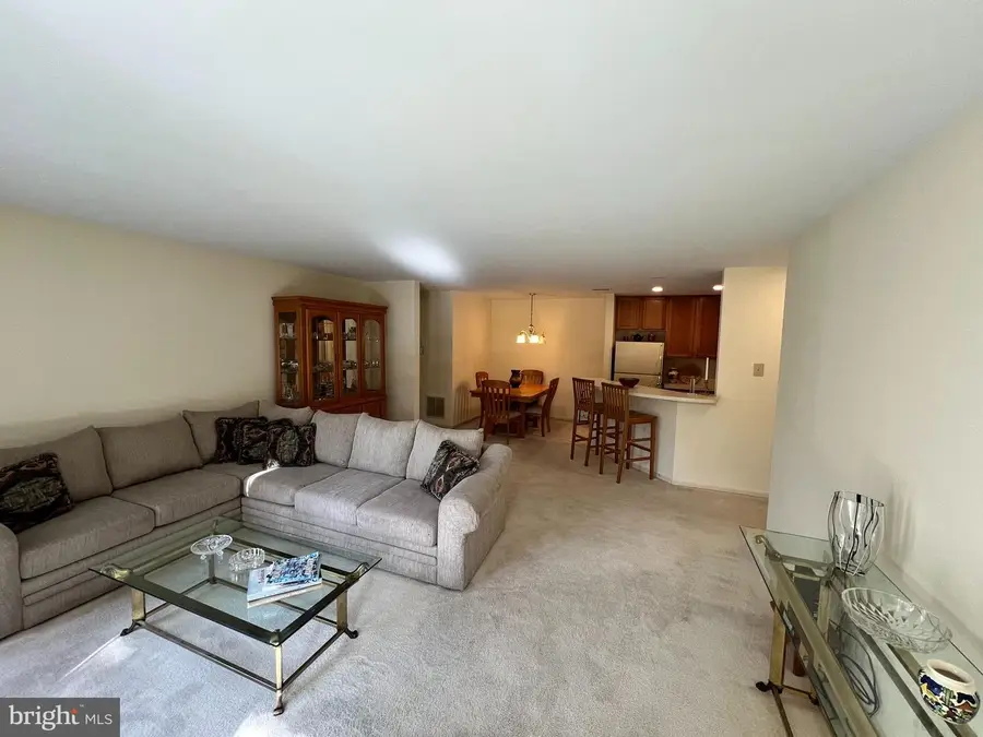 2105 Foxmeadow Dr #condo 2105, Royersford, PA 19468 - Image #3