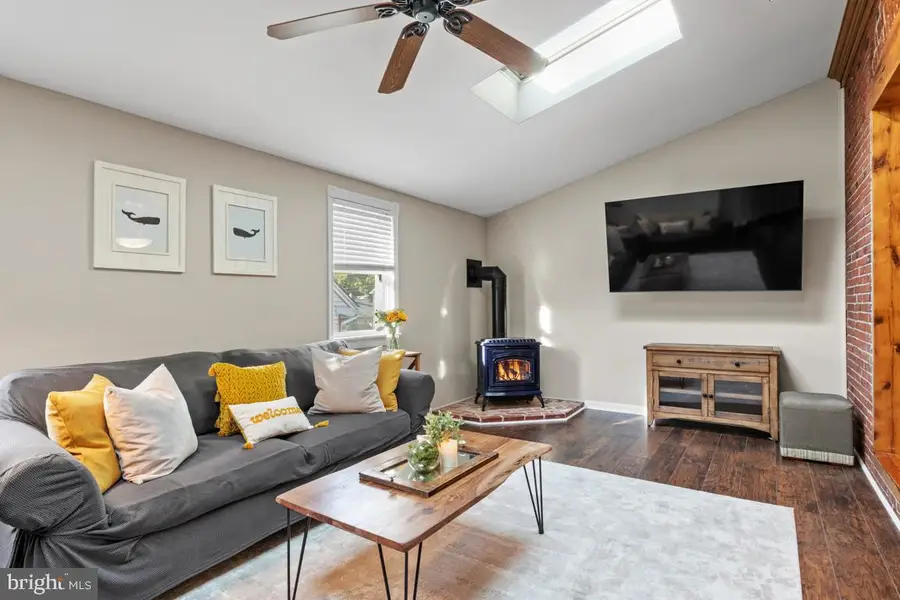 220 S 8th St, North Wales, PA 19454 - Image #3