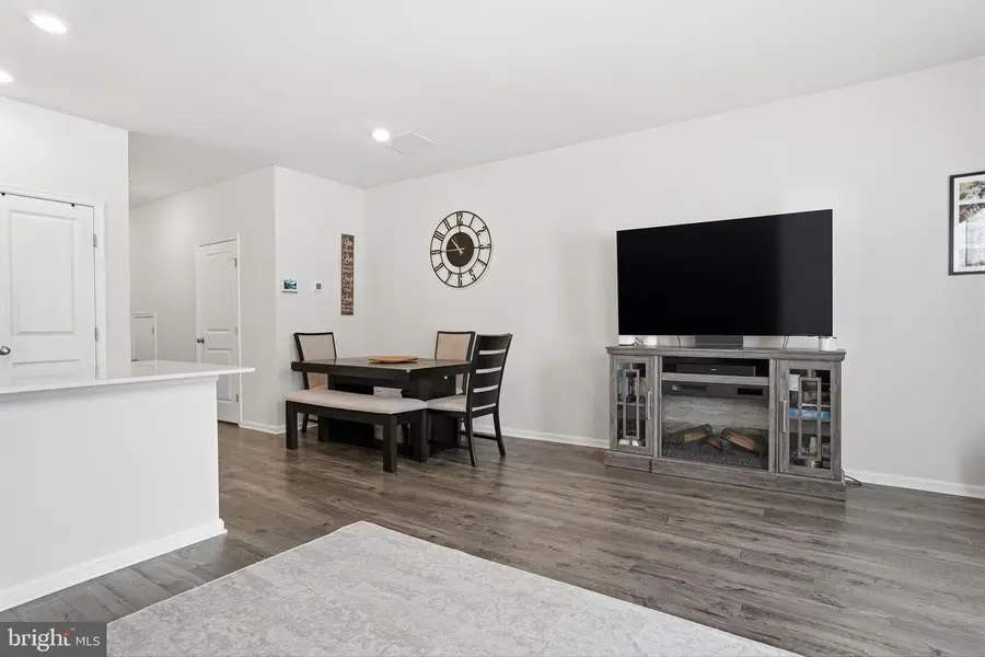 975 Still Waters Ln #, Pennsburg, PA 18073 - Image #3