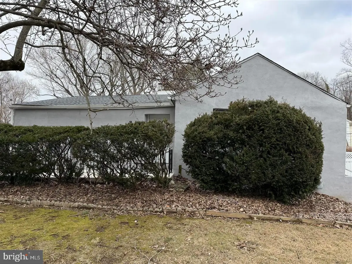 8002 Ivy Ln, Elkins Park, PA 19027 - Image #1