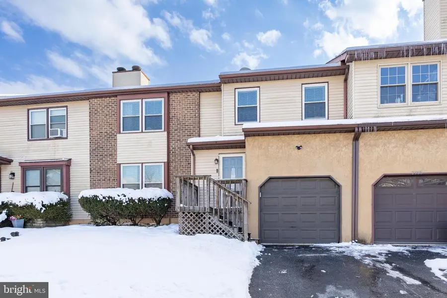 2590 Terraced Hill Ct, Pottstown, PA 19464 - Image #2