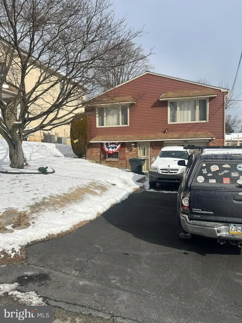 321 Rockledge Ave, Huntingdon Valley, PA 19006 - Image #1