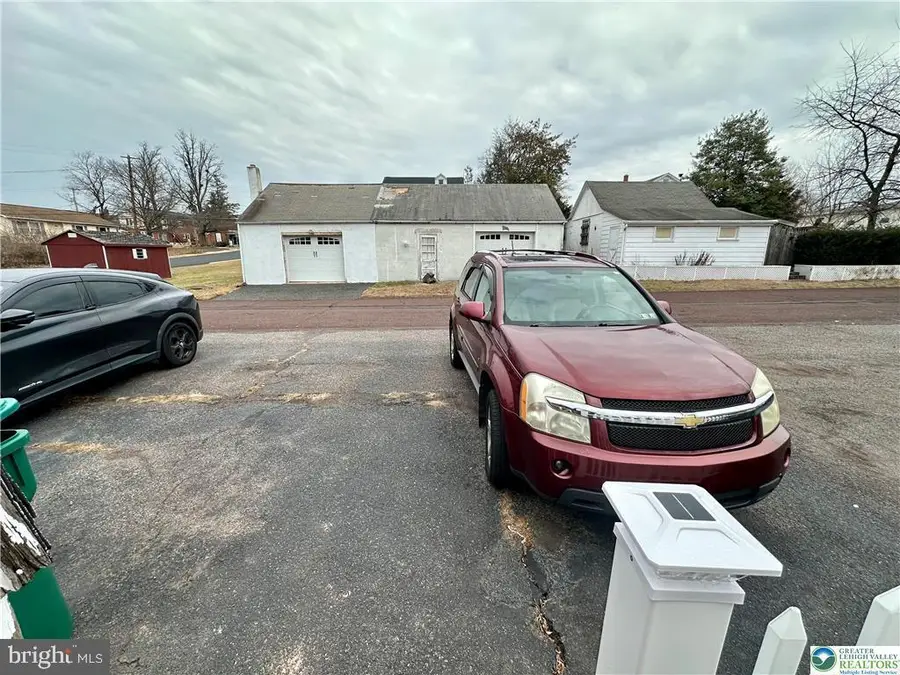 782 Jefferson St, Red Hill, PA 18076 - #3