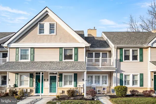 4 Comly Ct, FLOURTOWN, PA 19031