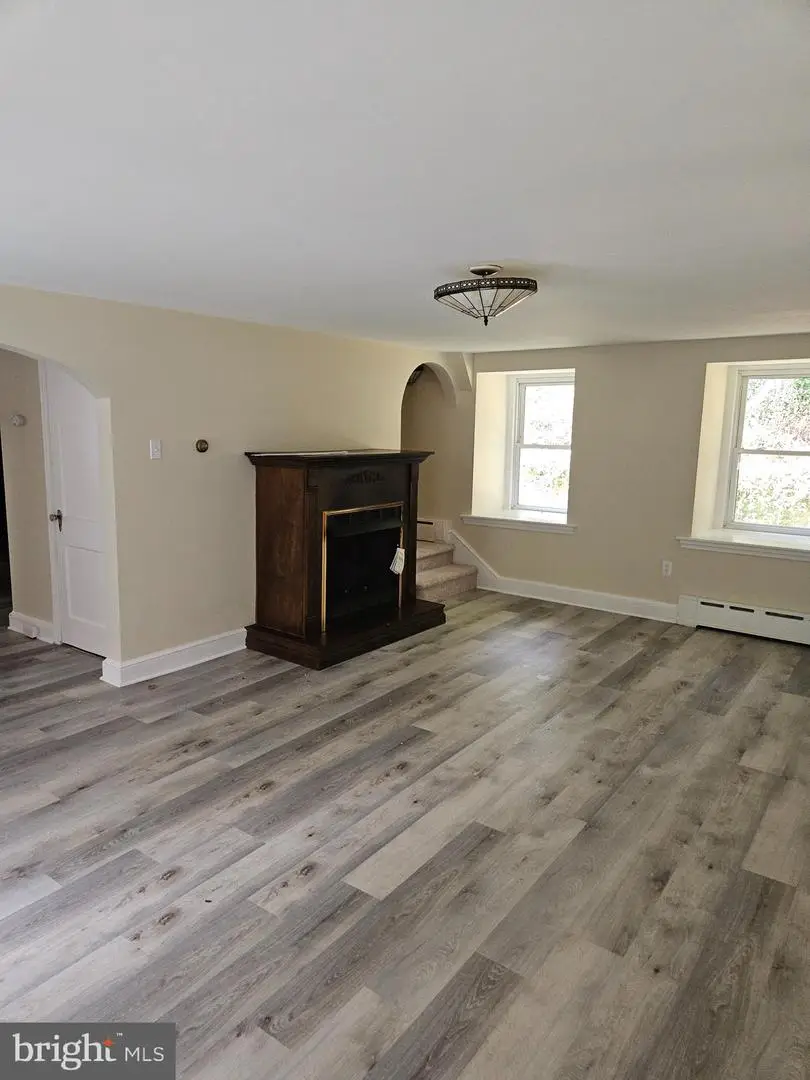 1405 Old Glasgow St, Pottstown, PA 19464 - Image #2