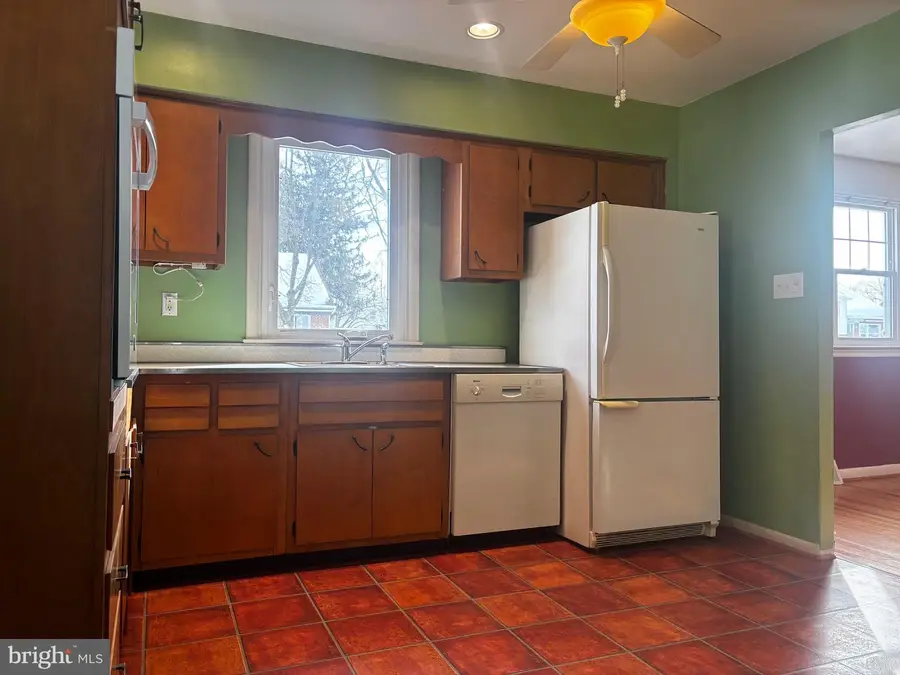 534 Barbara Dr, Norristown, PA 19403 - Image #2