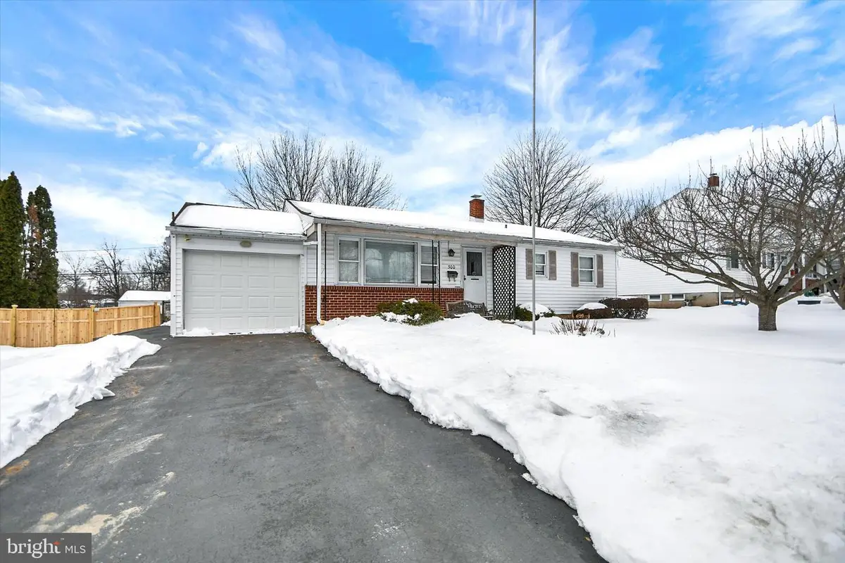 300 Northview Ave, Telford, PA 18969 - #1