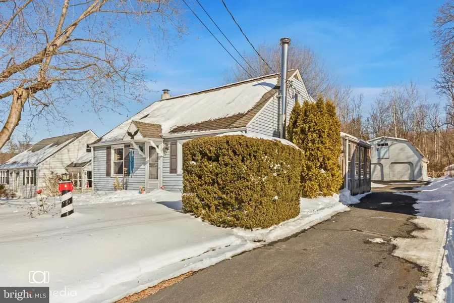 2049 Farmington Ave, Pottstown, PA 19464 - Image #2