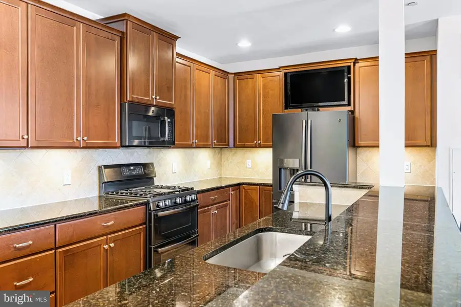 372 Carson Ter, Huntingdon Valley, PA 19006 - #3