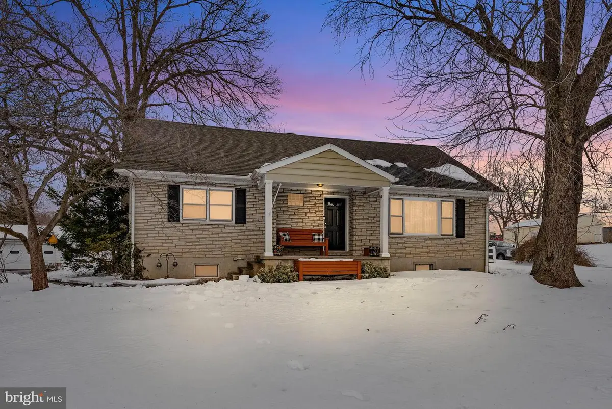 817 Buchert Rd #, Pottstown, PA 19464 - #1