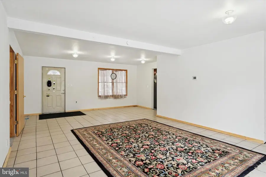 2943 E Walnut St, Colmar, PA 18915 - #2