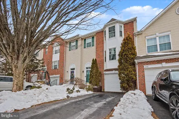 122 Hunt Club Dr, COLLEGEVILLE, PA 19426