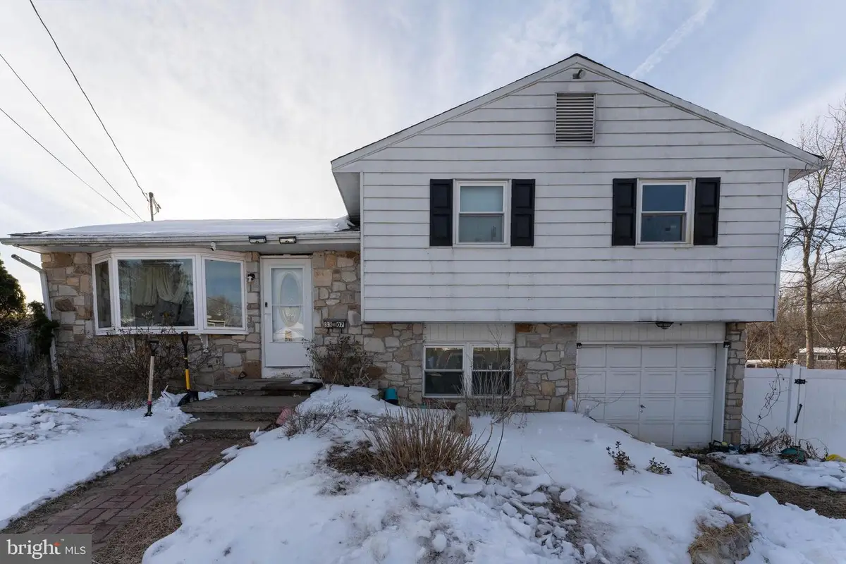 476 Evans Rd, Pottstown, PA 19464 - #1