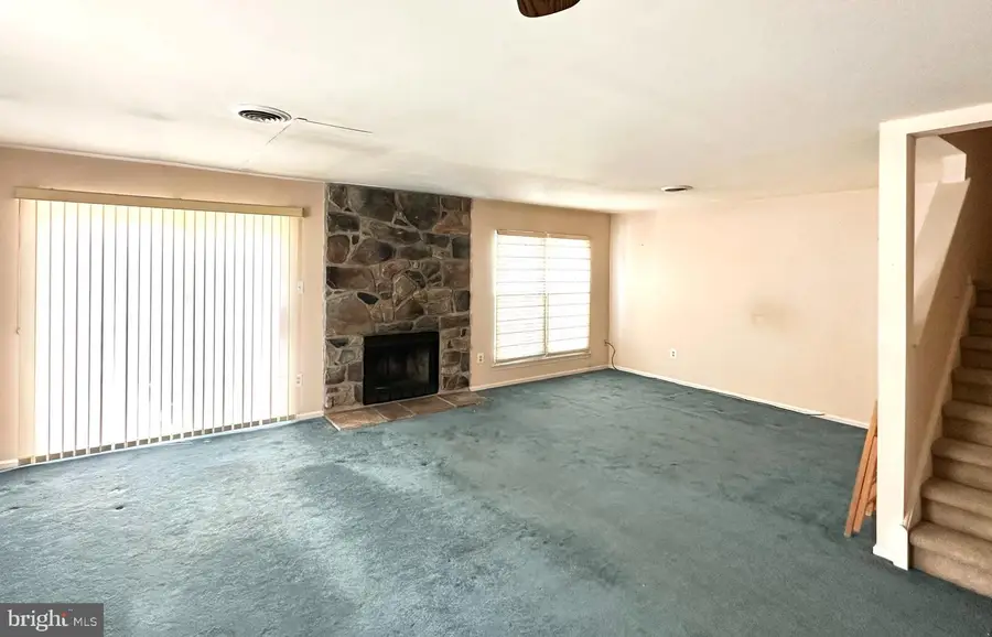 111 Sarahs Ln, Horsham, PA 19044 - #2