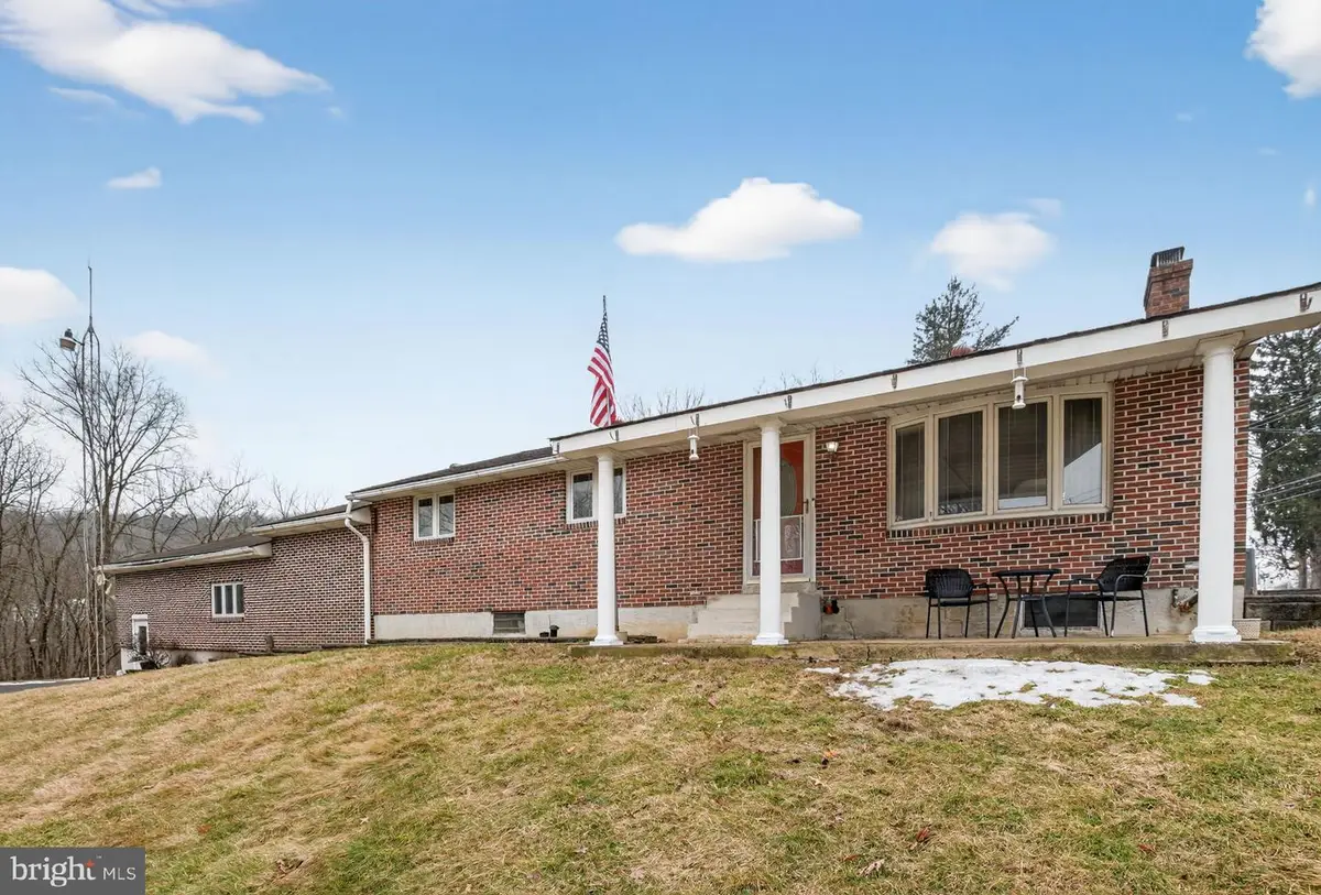 211 Spring Mount Rd, Schwenksville, PA 19473 - #1