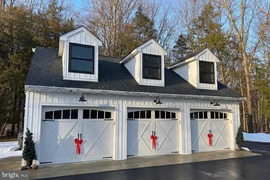 2355 Deep Creek Rd, Perkiomenville, PA 18074 - #2