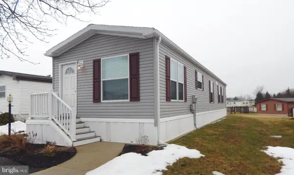 124 Parkside Ct, NORTH WALES, PA 19454