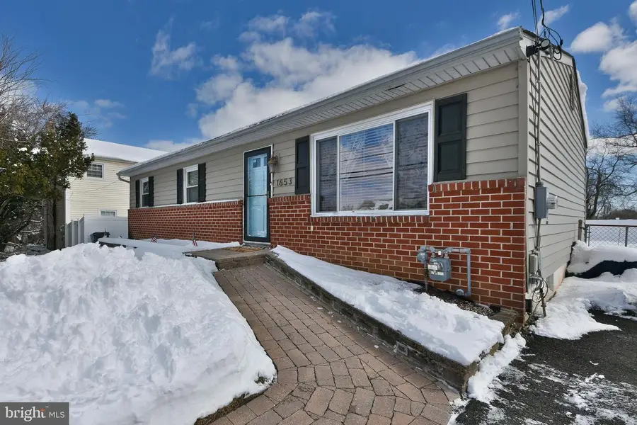 1653 Fitzwatertown Rd, Willow Grove, PA 19090 - #3