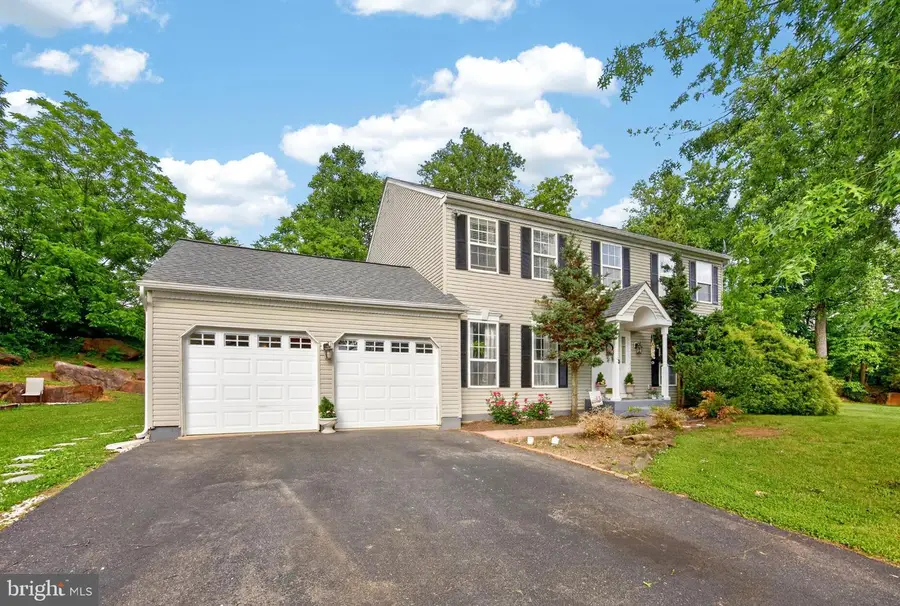 23 Hunters Run Ln, Pottstown, PA 19464 - #2