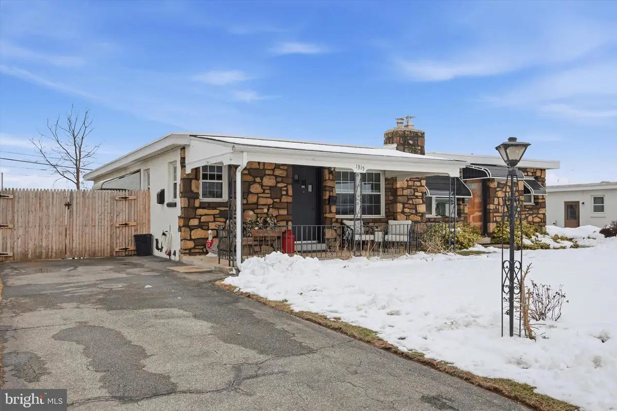 1315 Hillcrest Rd, Conshohocken, PA 19428 - #1