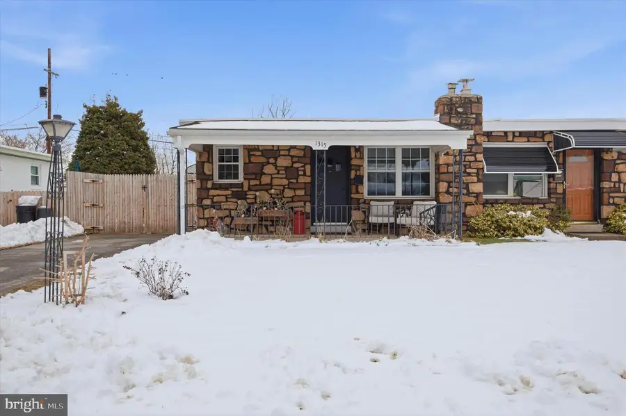 1315 Hillcrest Rd, Conshohocken, PA 19428 - #2