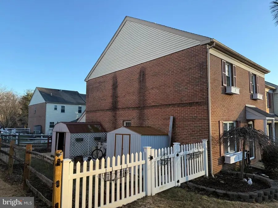 215 Laureen Rd, Schwenksville, PA 19473 - #2