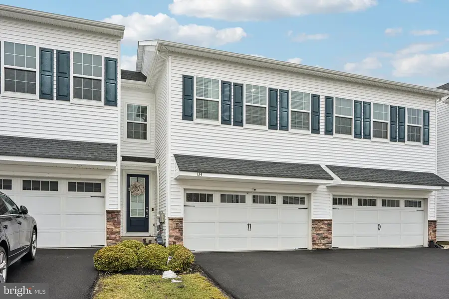 134 Knock Hill Dr, Royersford, PA 19468 - #2