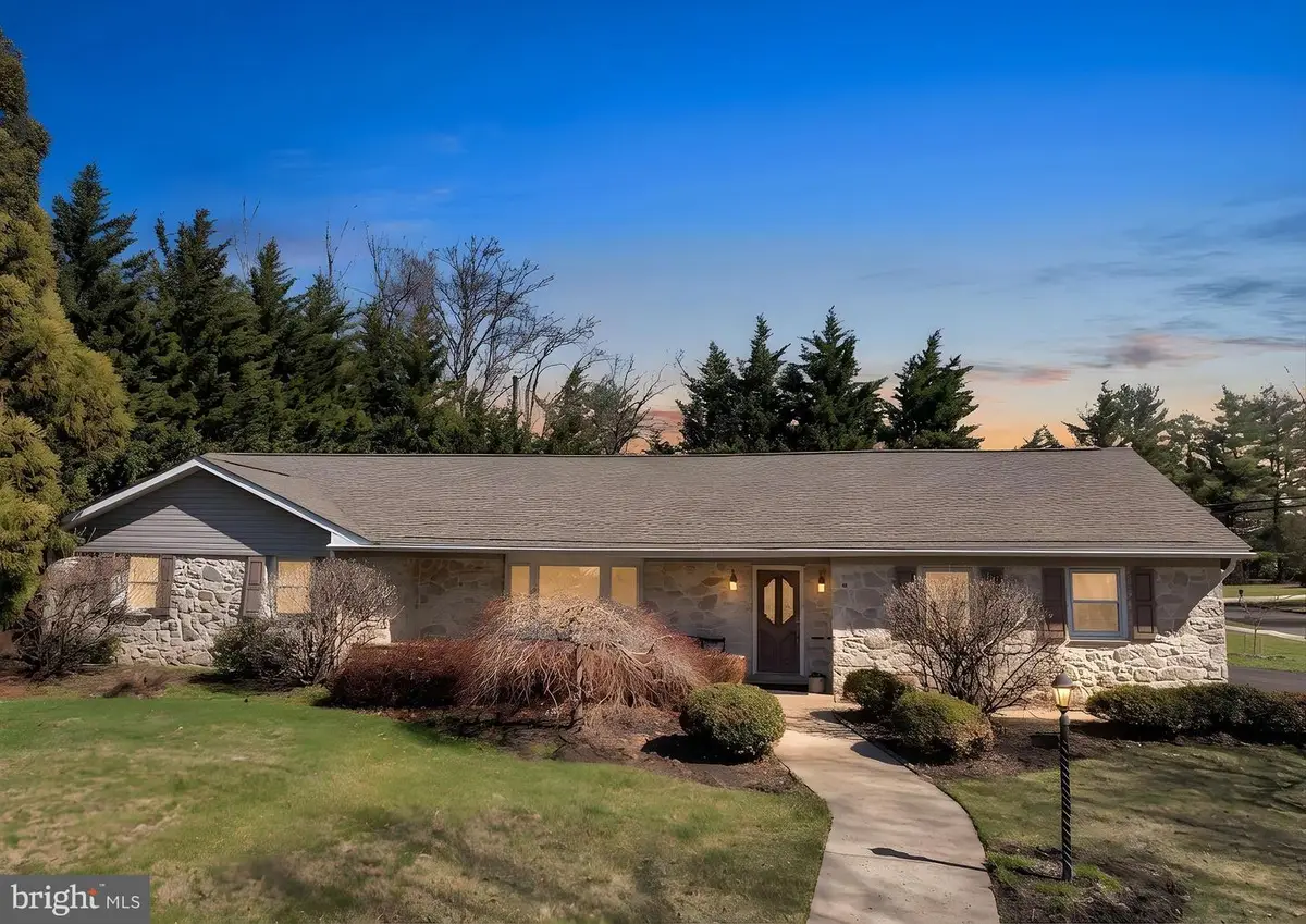 343 Andrew Rd, Huntingdon Valley, PA 19006 - #1