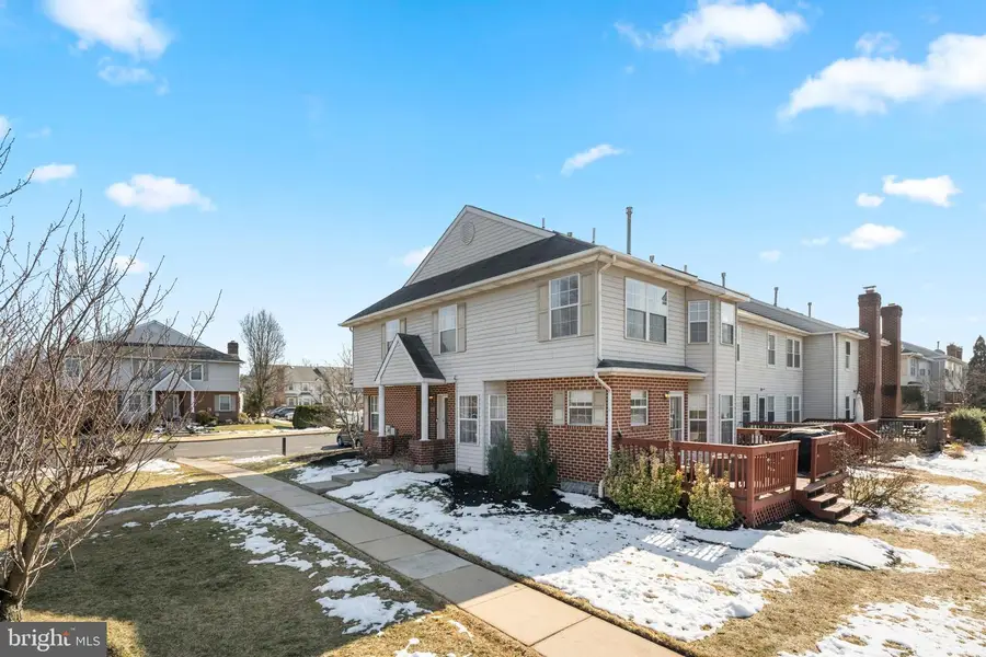 33 Red Tail Ct, Royersford, PA 19468 - #2