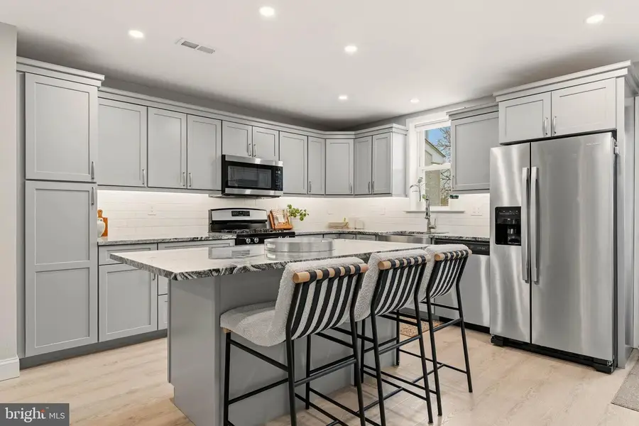 738 Harry St, Conshohocken, PA 19428 - #3