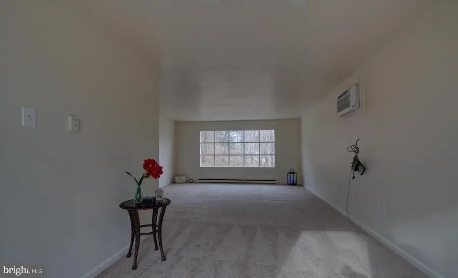 1234 Woodmere Dr, Pottstown, PA 19464 - #3