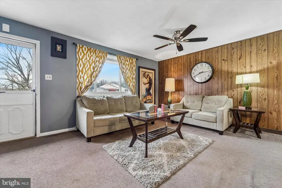 16 Betty Ln, Royersford, PA 19468 - #2