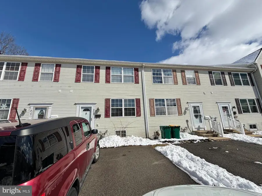 636 Jefferson St, Red Hill, PA 18076 - #2