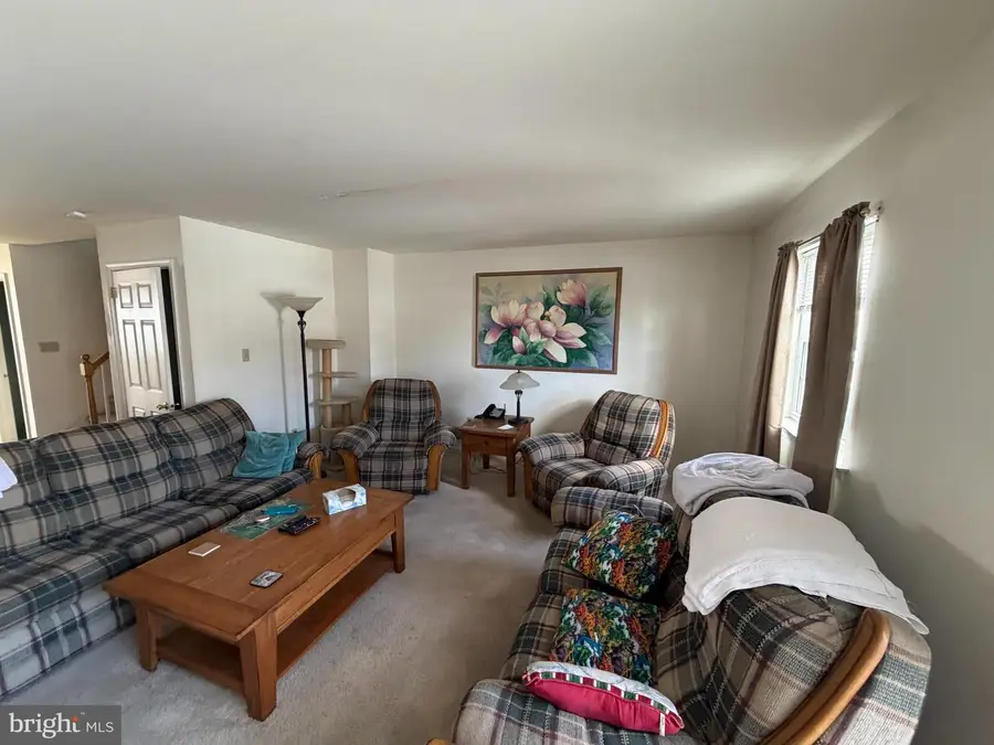 636 Jefferson St, Red Hill, PA 18076 - #3