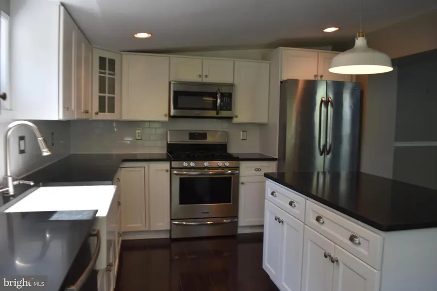 54 Highland Ave, Belmont Hills, PA 19004 - #3