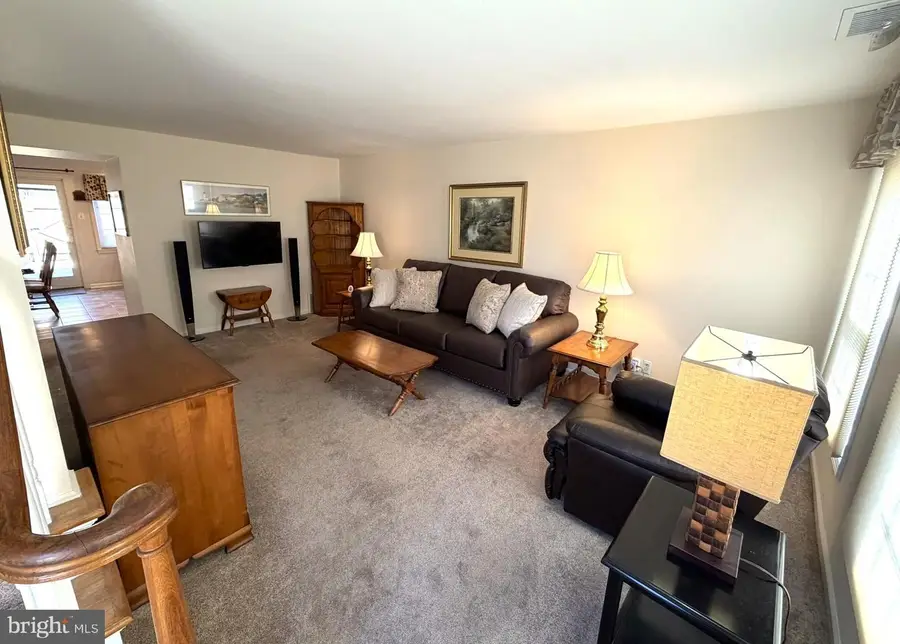 136 Albemarle Dr, Blue Bell, PA 19422 - #2