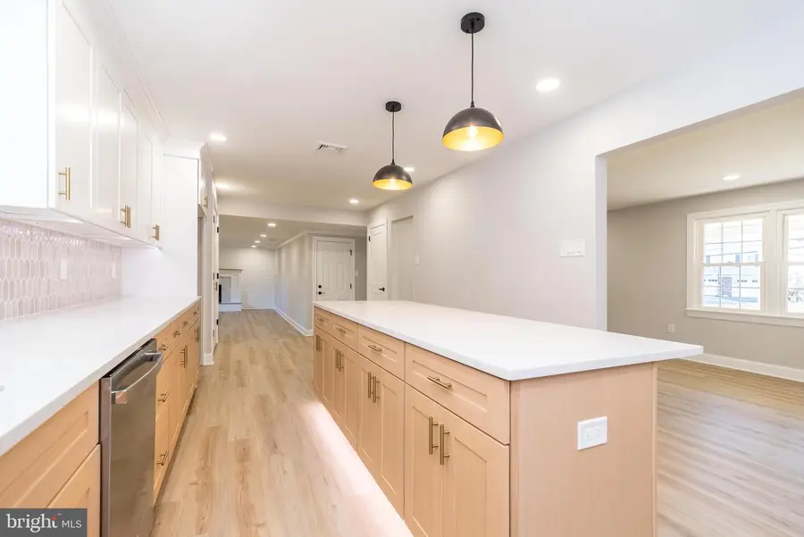 1433 Sandys Ln, North Wales, PA 19454 - #2